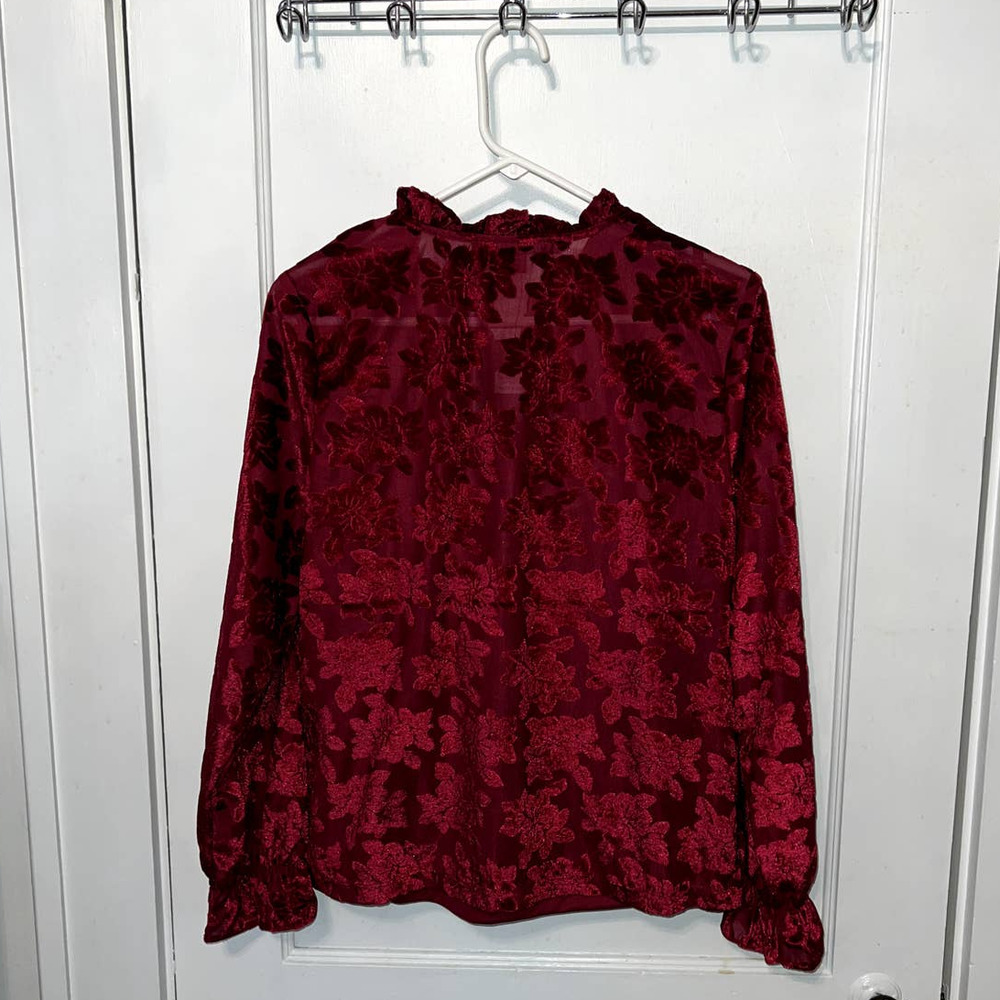 New Marc New York Andrew Marc red velvet floral long sleeve blouse size L - Picture 4 of 6